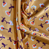 Satin motif fleuris fond jaune