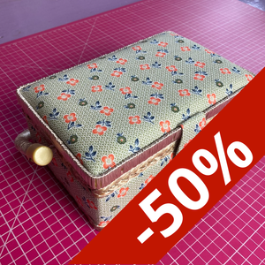 Boîte de couture S verte à fleurs