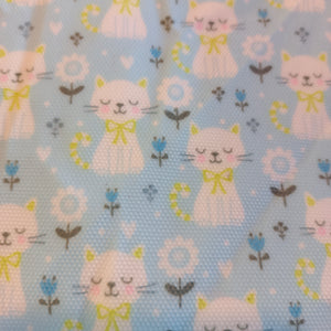 Toile imperméable chats sur fond bleu