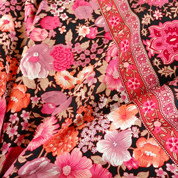 Viscose de Bali fleurs roses sur fond noir