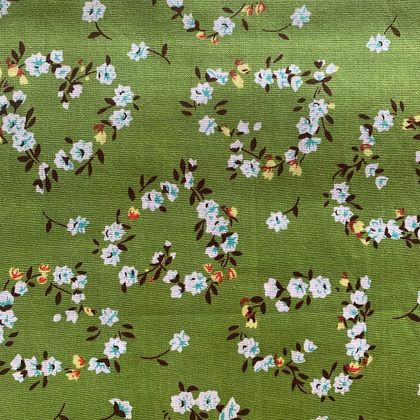 Coton vert avec fleurs blanches