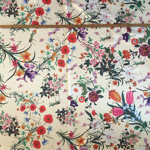 Satin imprimé motifs libellules